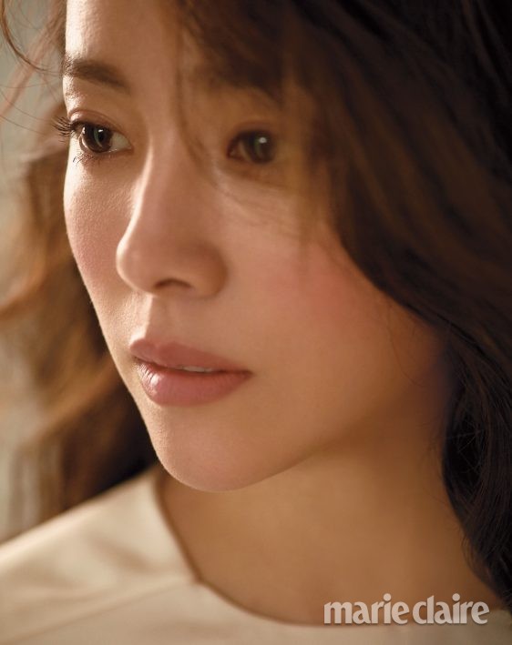 Han Ji Min khoe góc nghiêng thần thánh - Ảnh 6. Han Ji Min khoe góc nghiêng thần thánh - Ảnh 6.