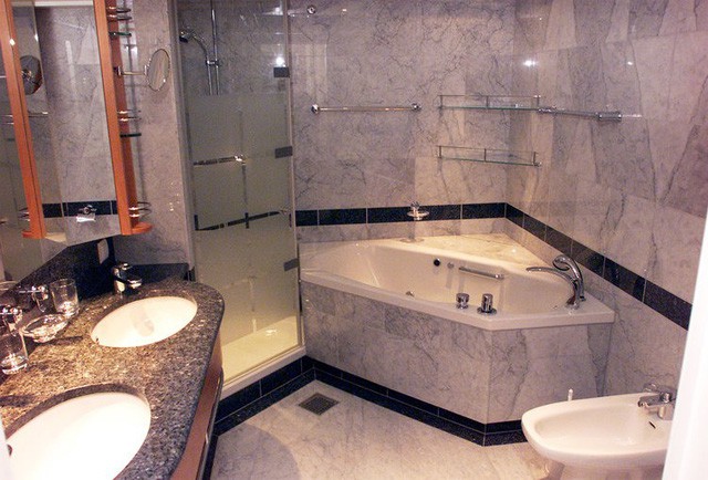 Sự thật “trần trụi” đằng sau các bức ảnh du thuyền sang trọng - Ảnh 11.