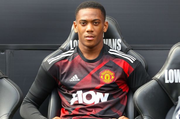 Martial tuyên bố chia tay Manchester United - Ảnh 1.