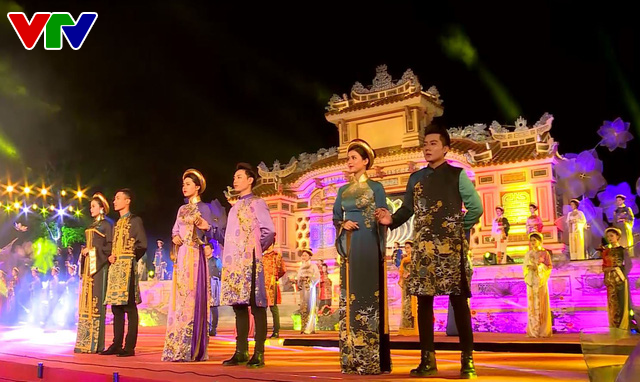 Festival Huế 2018: Lễ hội áo dài tôn vinh Quốc phục Việt Nam - Ảnh 3.