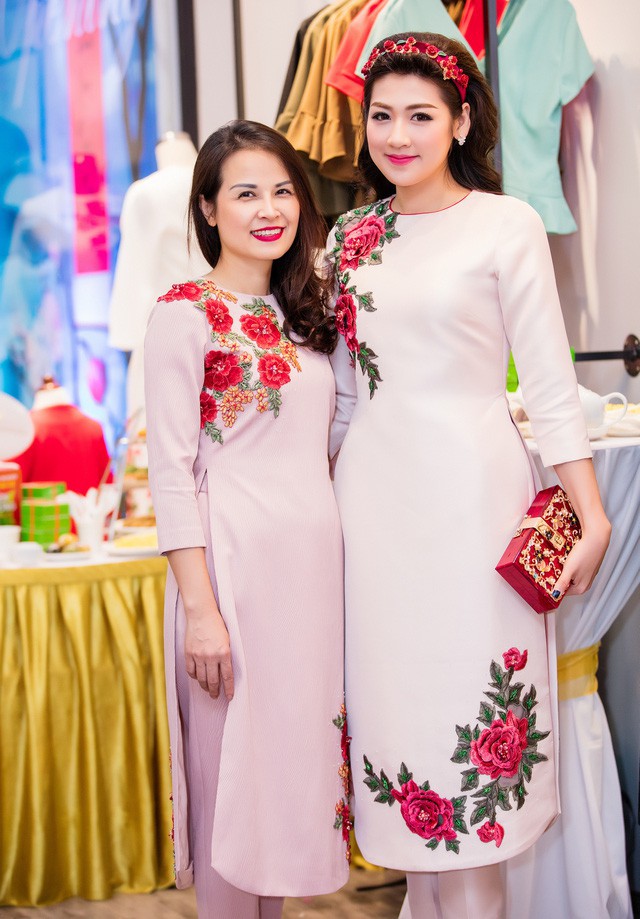 Bất ngờ nhan sắc mẹ các Hoa hậu, Á hậu chẳng thua kém gì con gái - Ảnh 4. Bất ngờ nhan sắc mẹ các Hoa hậu, Á hậu chẳng thua kém gì con gái - Ảnh 4.