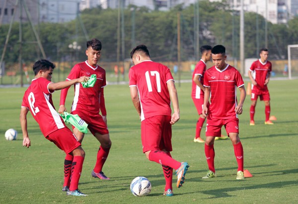 U19 Việt Nam tập buổi đầu tiên: Tích cực ngay từ điểm xuất phát - Ảnh 2.