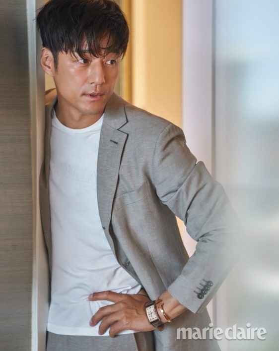 Ji Jin Hee đầy sức hút ở tuổi U50 - Ảnh 1.