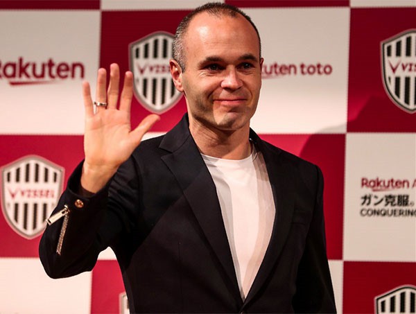 Andres Iniesta ra mắt CLB Nhật Bản - Ảnh 1.