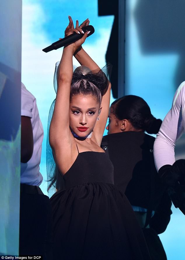 Ariana Grande suýt mất vòng cổ kim cương trị giá hơn 3 tỷ đồng - Ảnh 2.