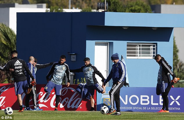  Messi hội quân cùng Argentina, chuẩn bị cho World Cup 2018 - Ảnh 2.