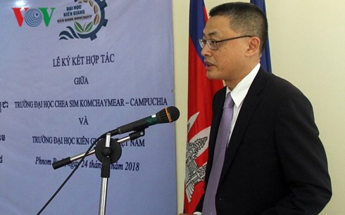 Các trường đại học Việt Nam, Campuchia tăng cường hợp tác phát triển - Ảnh 2.