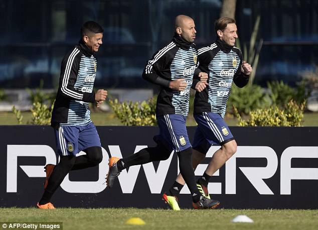  Messi hội quân cùng Argentina, chuẩn bị cho World Cup 2018 - Ảnh 6.