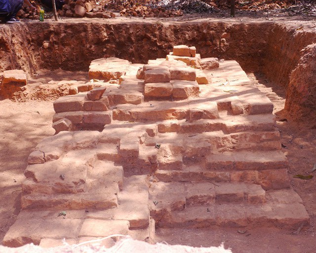 Khai quật th&aacute;p cổ Ch&agrave; R&acirc;y tại B&igrave;nh Định - Ảnh 5.