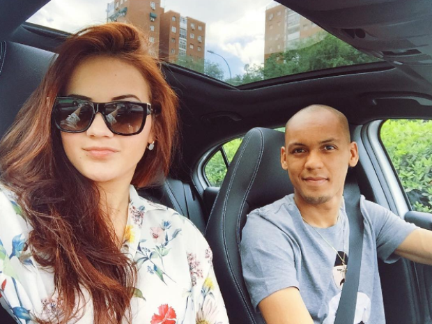 Bà xã Fabinho lọt top WAGs đình đám tại Liverpool - Ảnh 11.