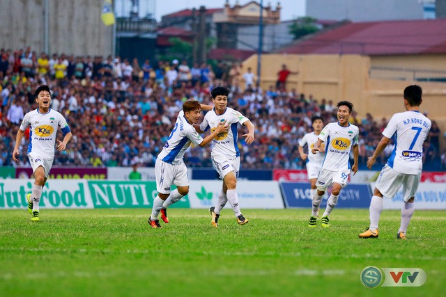 CLB Hà Nội và HAGL cùng thiết lập kỷ lục sau vòng 10 Nuti Café V.League - Ảnh 1.