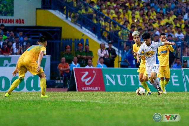 Ảnh: Công Phượng vụt sáng, HAGL bước lên top 4 V.League - Ảnh 9.