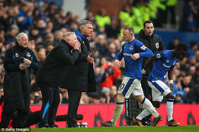 Wayne Rooney đồng ý sang Mỹ chơi bóng - Ảnh 1.