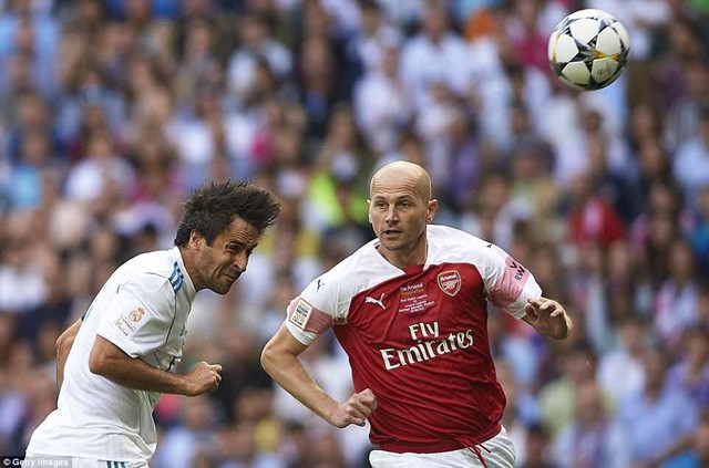  Raul và Guti lập công, huyền thoại Real Madrid đánh bại Arsenal - Ảnh 1.