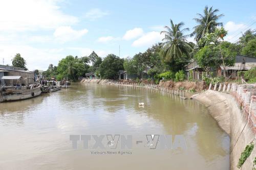 An Giang di dời khẩn cấp 19 hộ dân trong khu vực sạt lở - Ảnh 5.