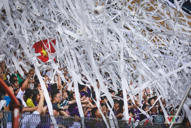 Ngược dòng thành công, CLB Hà Nội bất bại lượt đi V.League 2018 - Ảnh 3.