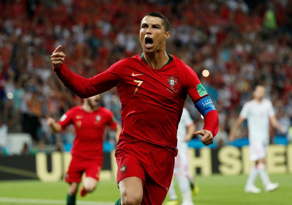 Một ngôi sao châu Phi “đòi” kỷ lục ghi bàn của Ronaldo - Ảnh 1.