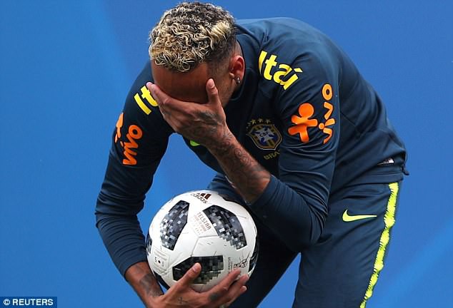 NÓNG: Bỏ tập và khóc vì quá đau, Brazil lo mất trắng Neymar ở FIFA World Cup™ 2018 - Ảnh 4.