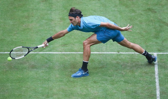 Federer thắng kịch tính, Djokovic dễ dàng đánh bại Dimitrov - Ảnh 1.