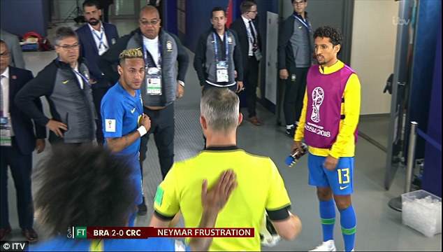 FIFA World Cup™ 2018: Neymar đợi trong đường hầm, quyết ăn thua đủ với trọng tài - Ảnh 1.