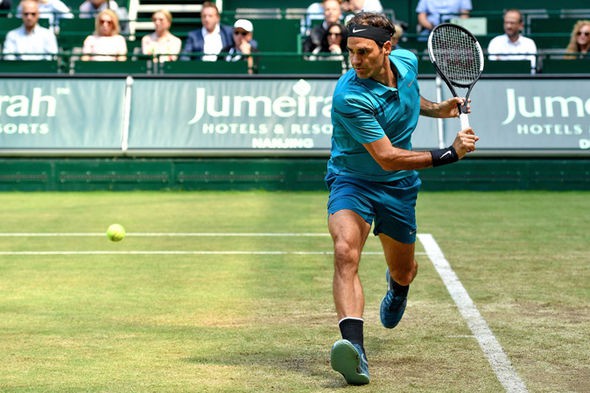 Federer thắng kịch tính tại tứ kết Halle mở rộng 2018 - Ảnh 2.