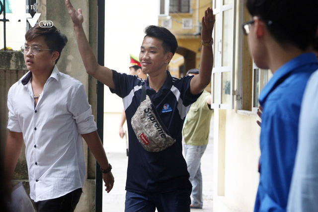 M&ocirc;n To&aacute;n Kỳ thi THPT Quốc gia 2018: Đề kh&oacute; bất ngờ, th&iacute; sinh chỉ d&aacute;m nghĩ đến 6-7 điểm - Ảnh 7.