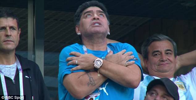 Huyền thoại Maradona nhập viện sau chiến thắng của Argentina - Ảnh 5.