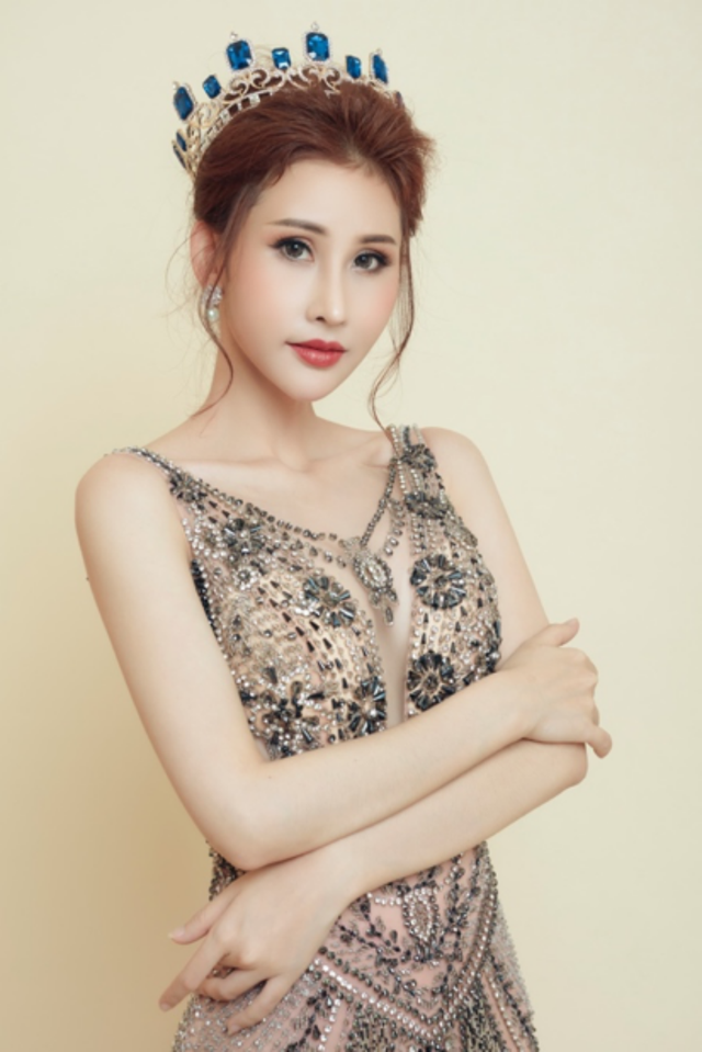 Thí sinh Việt “sốc nặng” vì bị cắt nát trang phục trước đêm chung kết Miss Asia World - Ảnh 4.