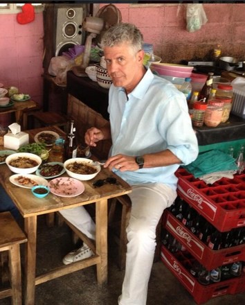 Những hình ảnh đáng nhớ về siêu đầu bếp Anthony Bourdain tại Việt Nam - Ảnh 9.