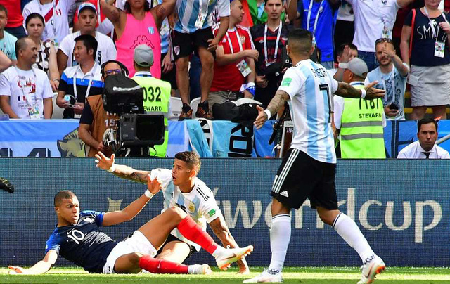 Xem màn trình diễn siêu việt của Mbappe trước ĐT Argentina tại FIFA World Cup™ 2018 - Ảnh 2.