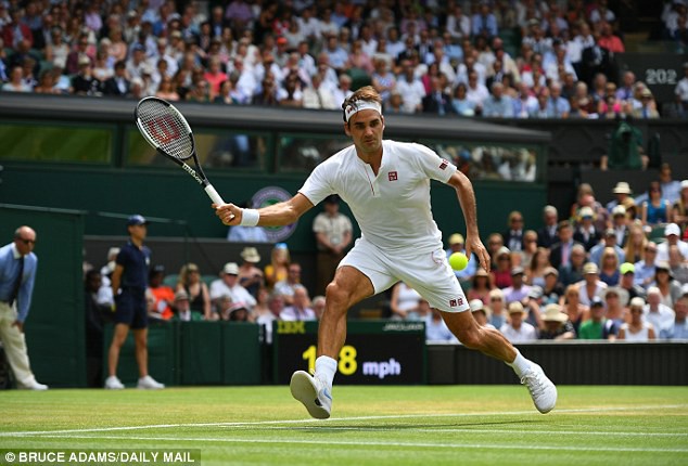 Federer, Nadal và Djokovic cùng tiến vào tứ kết Wimbledon 2018 - Ảnh 1.