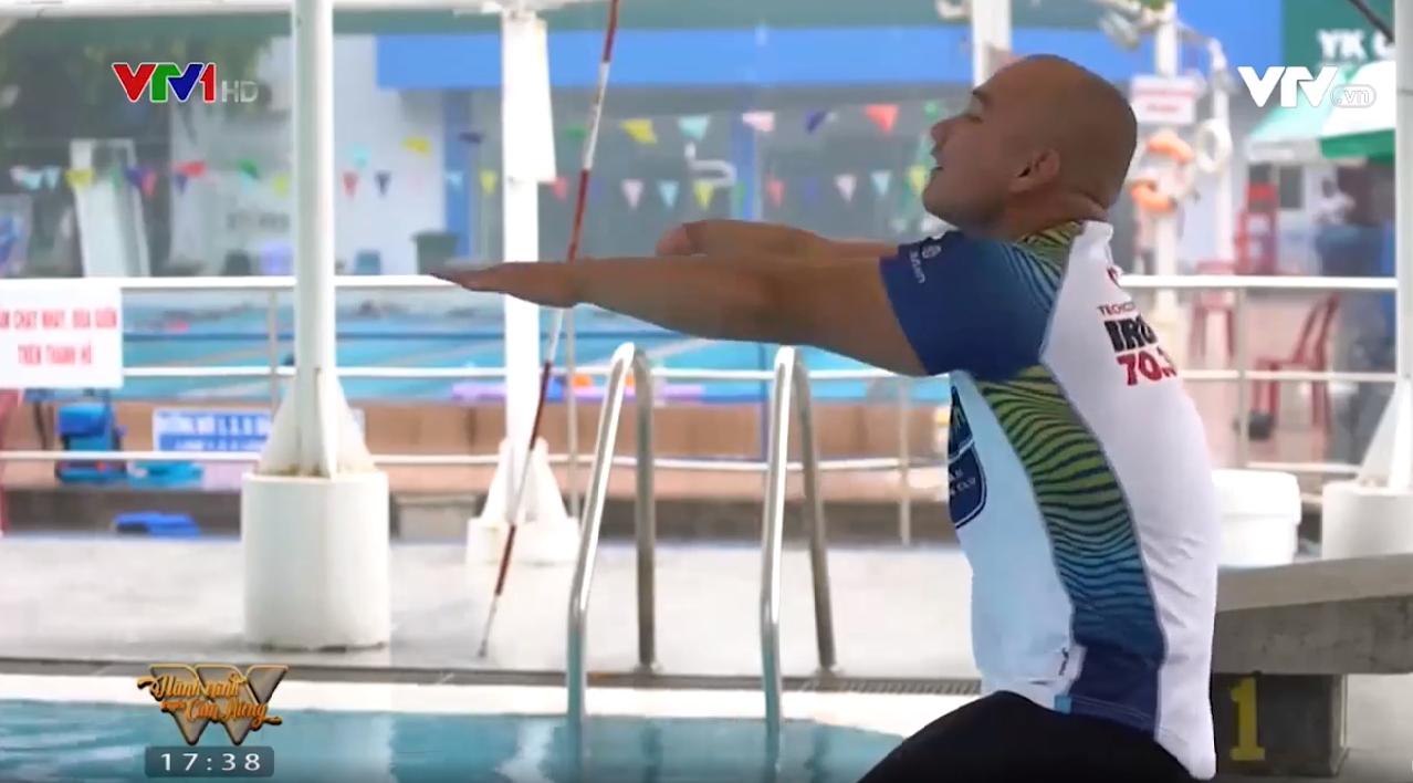 Nghị lực phi thường của ch&agrave;ng k&igrave;nh ngư kh&ocirc;ng ch&acirc;n Nguyễn Hồng Lợi - Ảnh 1.