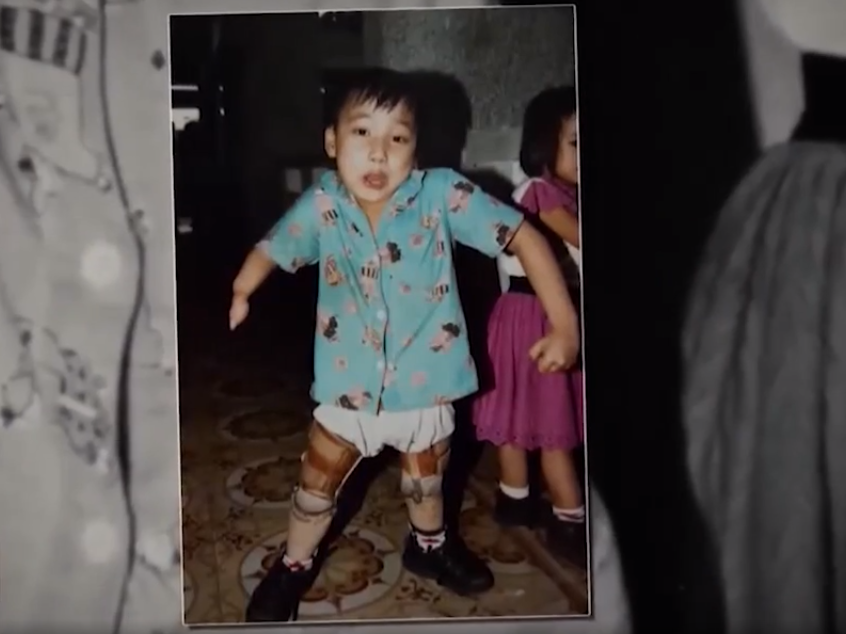 Nghị lực phi thường của ch&agrave;ng k&igrave;nh ngư kh&ocirc;ng ch&acirc;n Nguyễn Hồng Lợi - Ảnh 2.