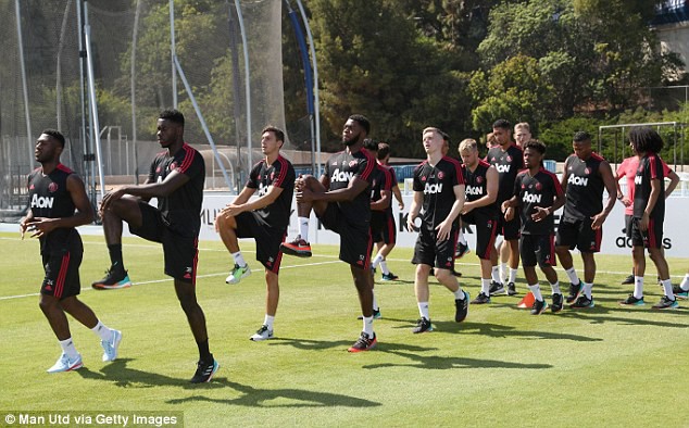 Sao Man Utd hì hục tập luyện ở California trước thềm mùa giải mới - Ảnh 3.