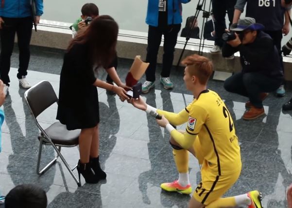 Những anh chồng quốc dân nức tiếng của ĐT Hàn Quốc - Ảnh 1.