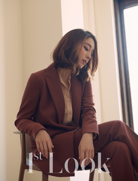 Lee Min Jung và Kim Ah Joong cực thu hút trong bộ ảnh mới - Ảnh 4.