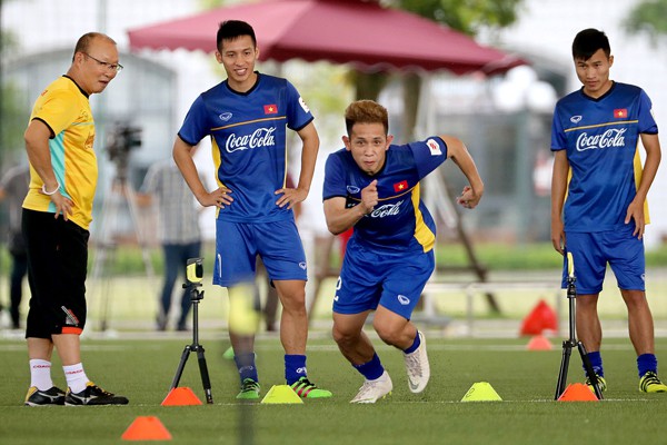 ĐT U23 Việt Nam: Hồng Duy dính chấn thương, có khả năng chia tay sớm ASIAD 2018 - Ảnh 1.