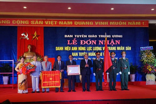 Ban Tuyên huấn Khu ủy Khu V đón nhận danh hiệu Anh hùng Lực lượng Vũ trang Nhân dân - Ảnh 1.