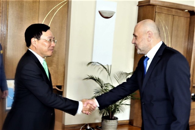 Phó Thủ tướng Phạm Bình Minh thăm chính thức Bulgaria - Ảnh 2. Phó Thủ tướng Phạm Bình Minh thăm chính thức Bulgaria - Ảnh 2.