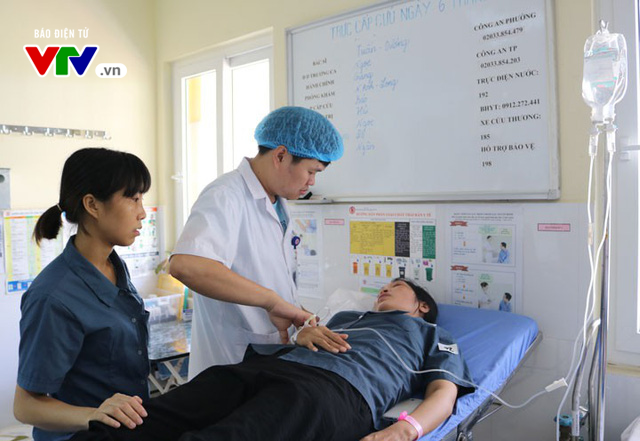 Quảng Ninh: hàng loạt công nhân đột ngột phải nhập viện - Ảnh 1. Quảng Ninh: hàng loạt công nhân đột ngột phải nhập viện - Ảnh 1.