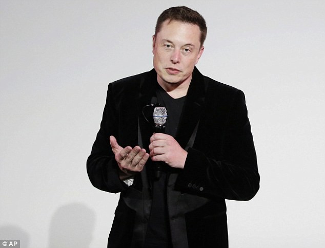 Tỷ phú Elon Musk đề xuất phương án siêu táo bạo giải cứu đội bóng Thái Lan - Ảnh 1. Tỷ phú Elon Musk đề xuất phương án siêu táo bạo giải cứu đội bóng Thái Lan - Ảnh 1.