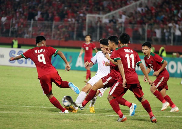 Thua Indonesia 0-1, U19 Việt Nam hẹp cửa đi tiếp tại giải U19 AFF 2018 - Ảnh 1.