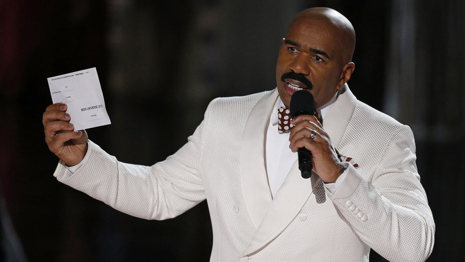 Steve Harvey tiếp tục được chọn làm người dẫn chương trình Hoa hậu hoàn vũ 2018