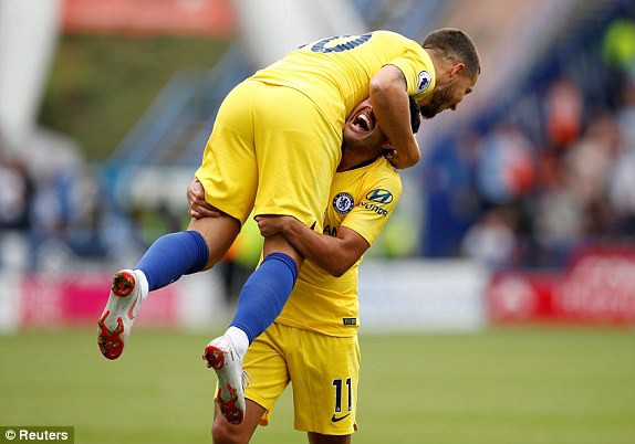1534002145752_lc_galleryImage_Soccer_Football_Premier_L