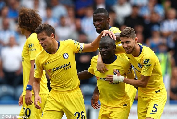 VIDEO Huddersfield Town 0–3 Chelsea: HLV Sarri ra mắt thành công ở Ngoại hạng Anh - Ảnh 3.