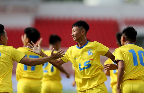 Khởi tranh VCK U15 Quốc gia - Cúp Thái Sơn Băc 2018: SLNA khởi đầu thuận lợi - Ảnh 3.