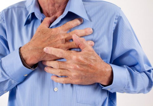 Đau tức ngực phải: Đi khám ngay vì có thể là dấu hiệu ung thư phổi - Ảnh 1. Đau tức ngực phải: Đi khám ngay vì có thể là dấu hiệu ung thư phổi - Ảnh 1.