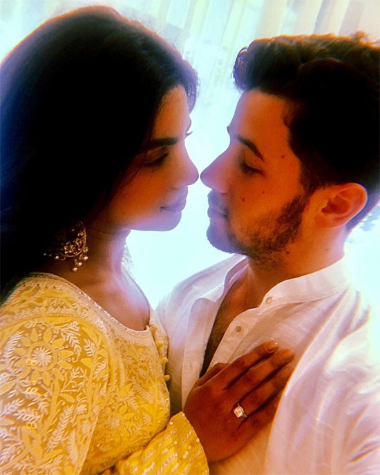 Nick Jonas đính hôn cùng Hoa hậu Thế giới 2000 Priyanka Chopra tại Ấn Độ - Ảnh 1.