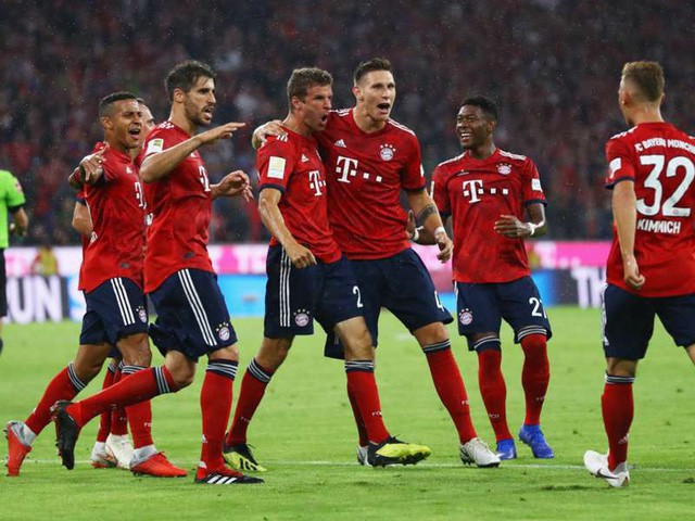 Bayern Munich giành 3 điểm trong ngày ra quân tại Bundesliga - Ảnh 1.