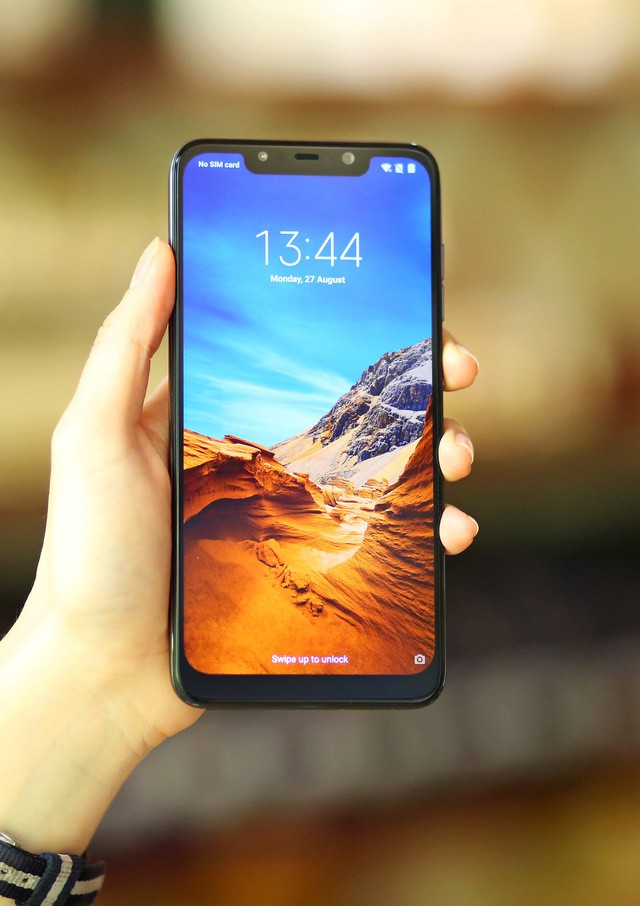 Xiaomi tung Pocophone cấu hình như siêu phẩm, giá dưới 9 triệu đồng - Ảnh 1.